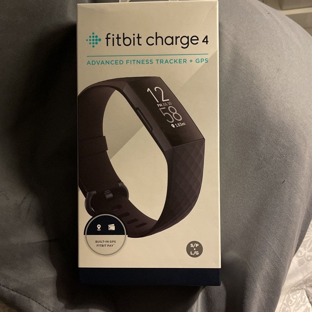 Fitbit Charge 4 In black
